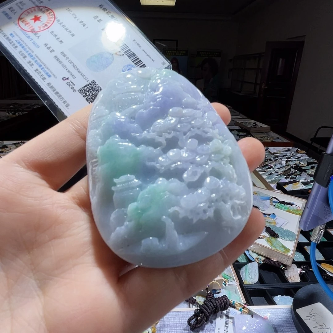 翡翠未镶嵌颈饰一