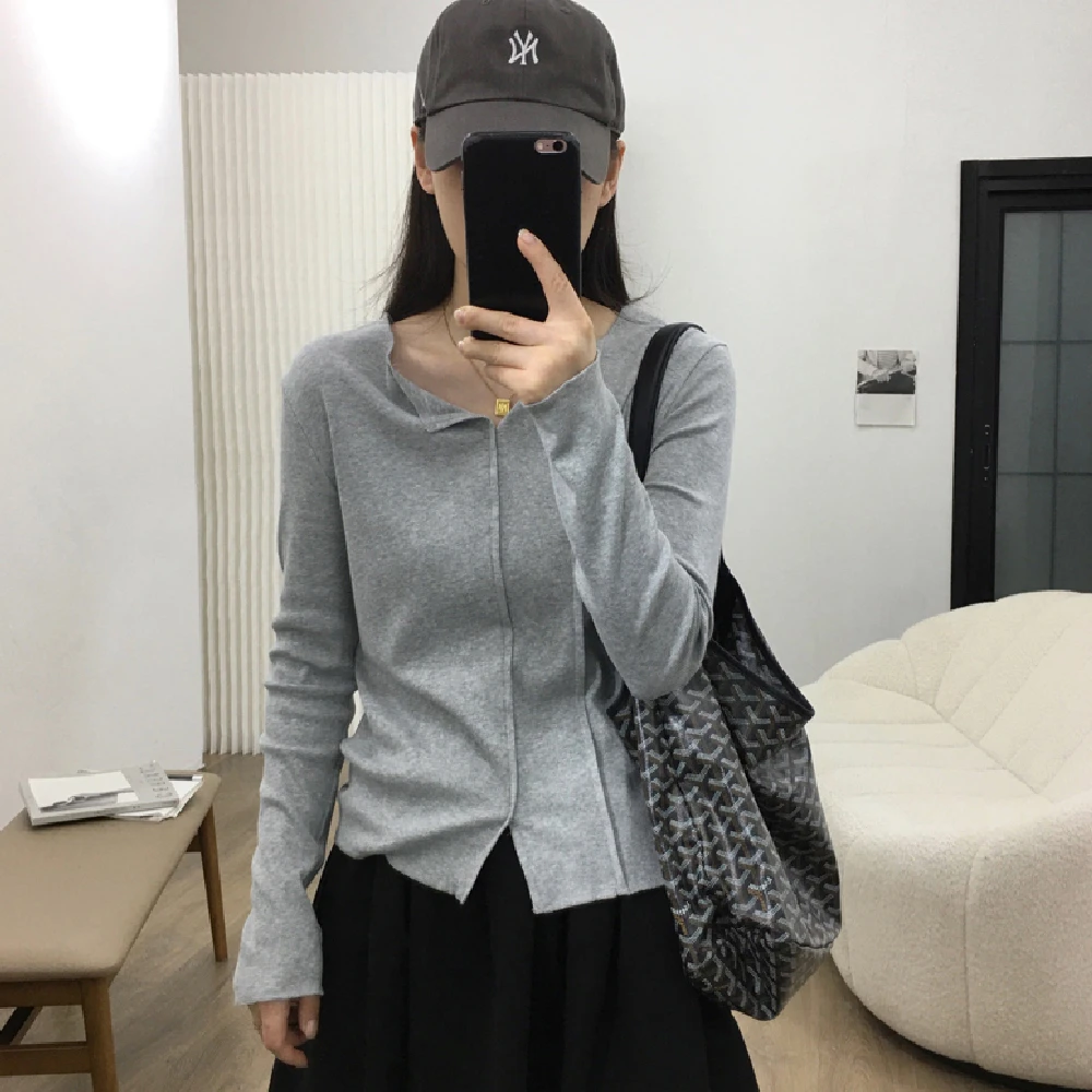 春季新款纯色修身简约复古百搭小V领长袖棉质开叉打底T恤短款上衣