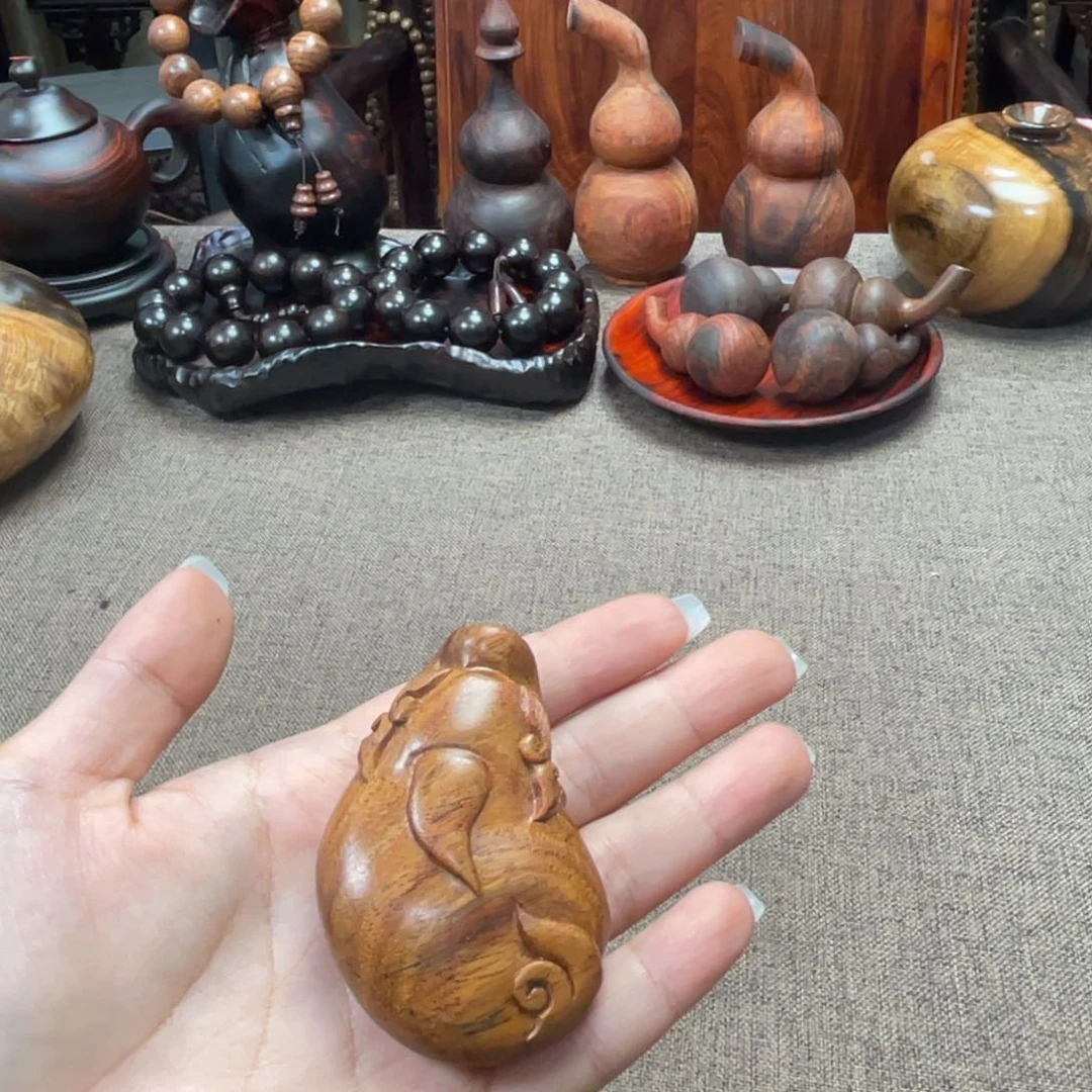 越南黄花梨瑞兽手把件