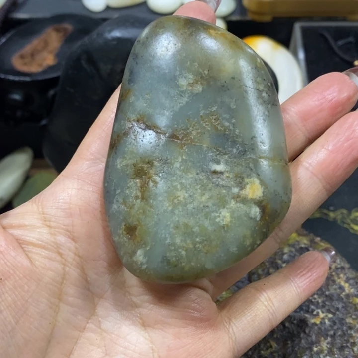 颈饰未镶嵌和田玉（糖玉）