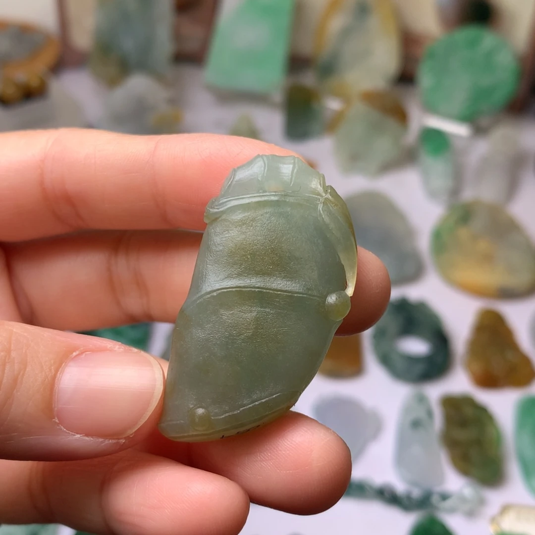 定制翡翠未镶嵌翡翠