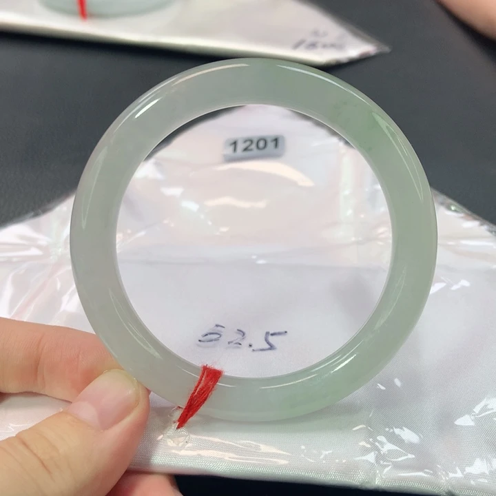 翡翠手镯未镶嵌1201号
