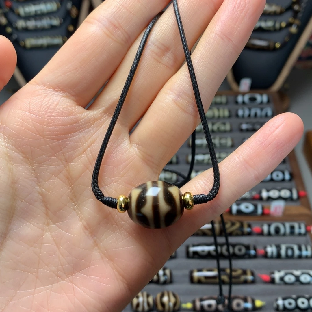 玛瑙/玉髓未镶嵌吊坠(赠链)