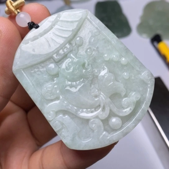 翡翠未镶嵌颈饰翡翠