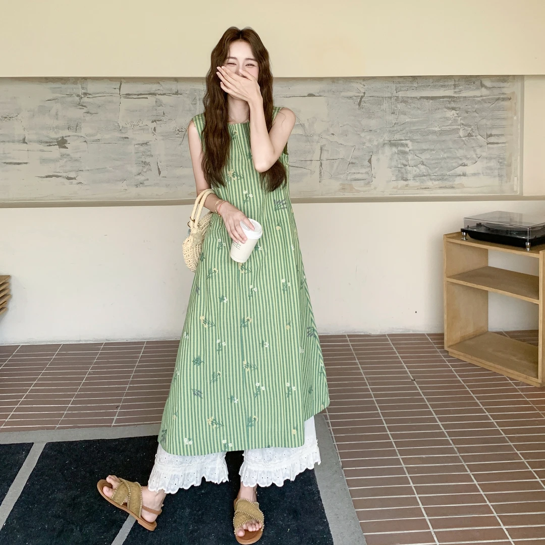 条纹拼色刺绣套装女2025夏季新款清新绿色连衣裙花边阔腿裤两件套
