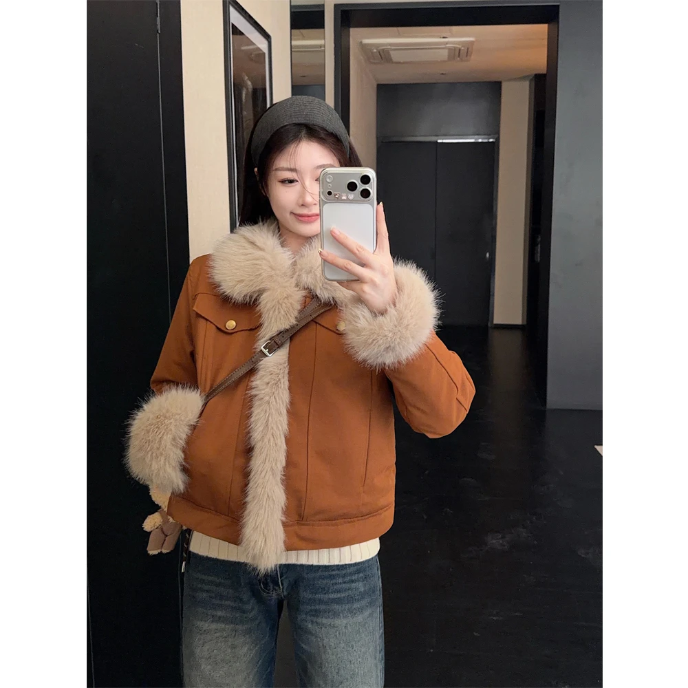 美拉德穿搭棕色毛毛拼接翻领牛仔外套女款秋冬加绒保暖夹克上衣