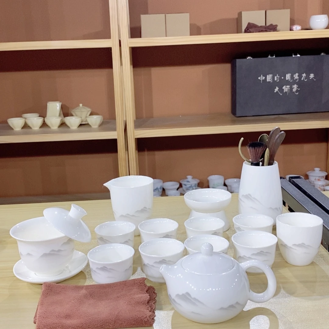 瓷片水墨江山羊脂玉套装21头