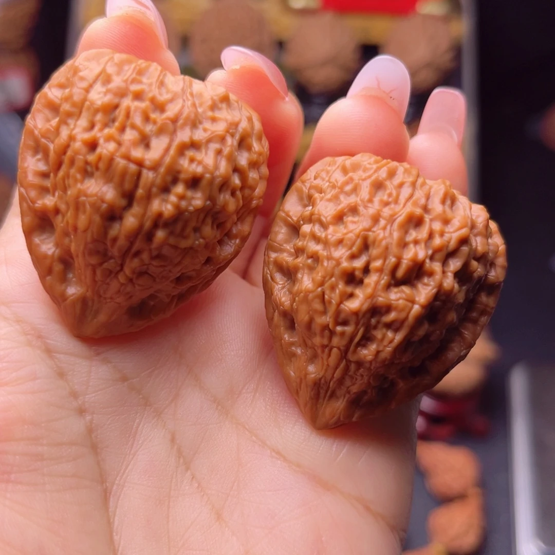 核桃原树蛇王一抹红