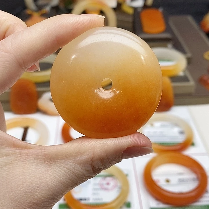 石英质玉（黄龙玉）未镶嵌吊坠