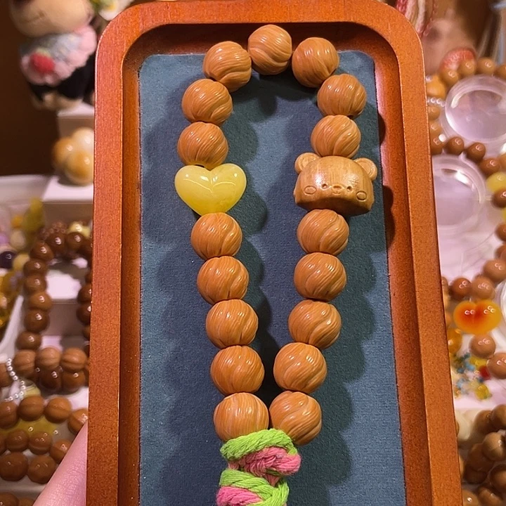 猴头核桃吊坠卷卷酥卡15大手持全品