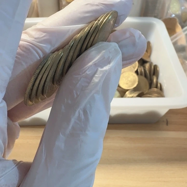 其他普通金属10枚，兰花5的流通品