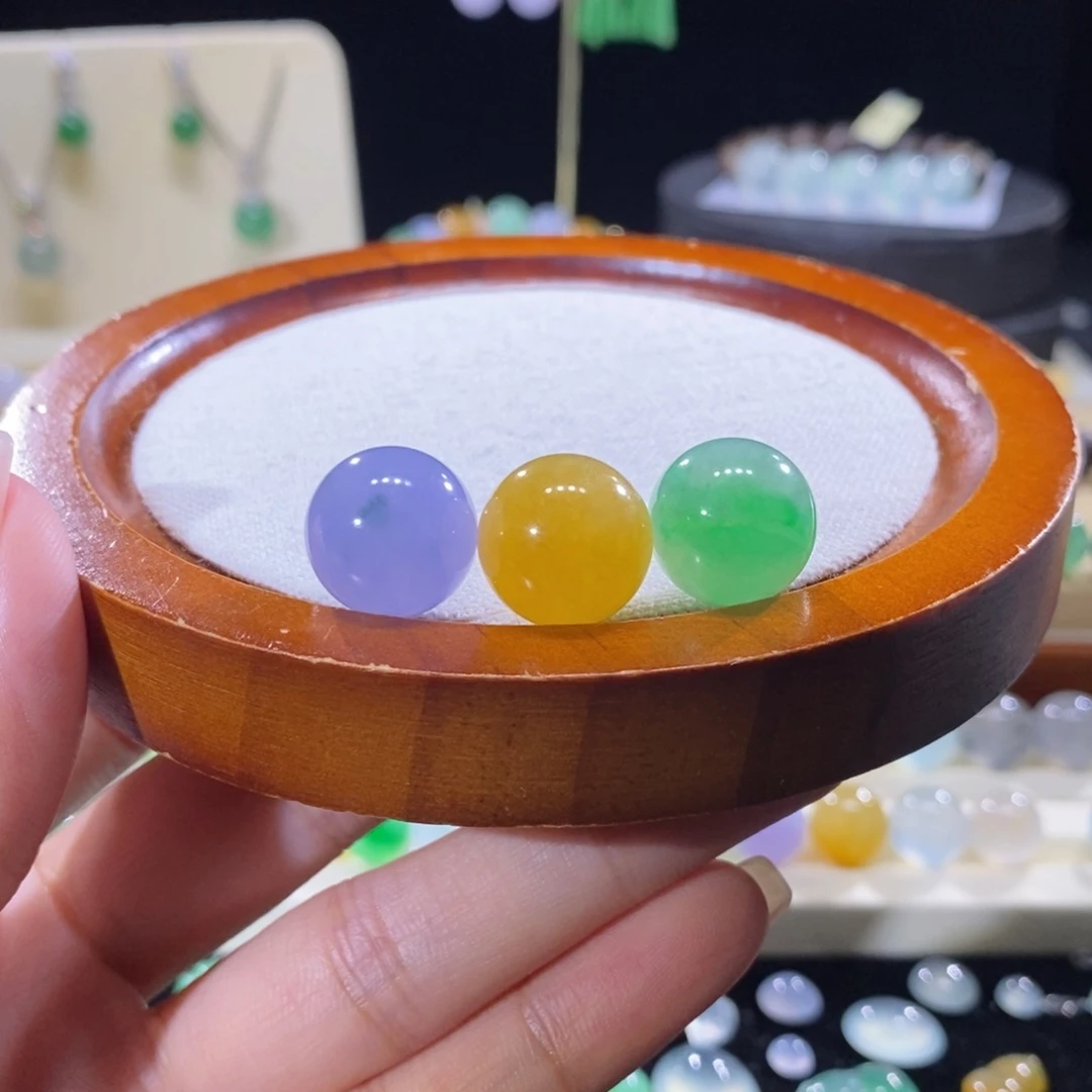 翡翠未镶嵌颈饰浓三彩圆珠卡14+