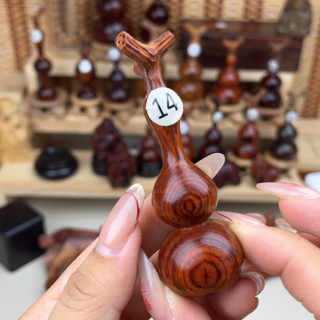 微凹黄檀（南美大红酸枝）于**圆