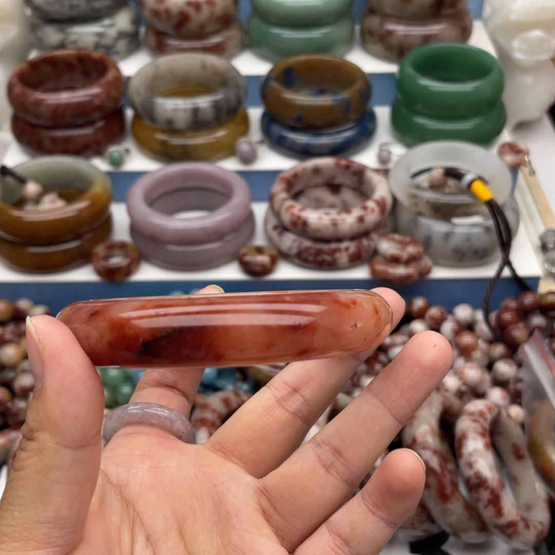 未镶嵌手镯石英质玉