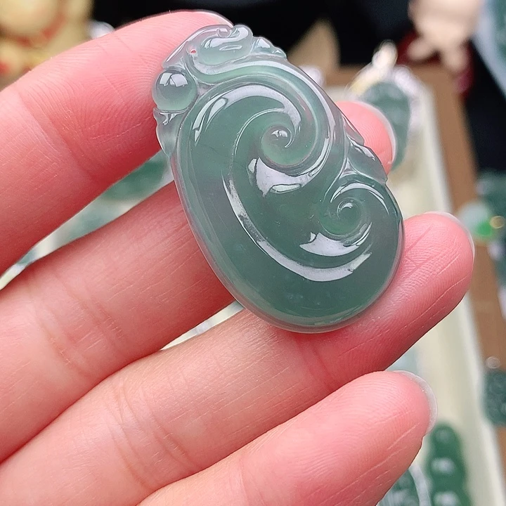 颈饰未镶嵌翡翠吊坠