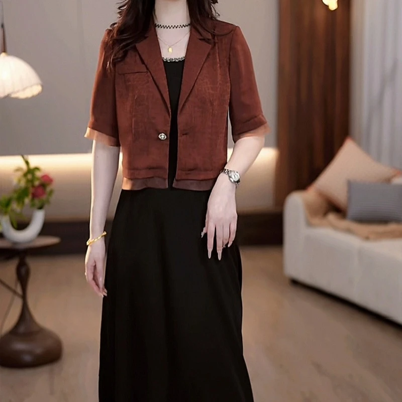 2025夏季新款高级感精致时尚优雅气质小衫外搭+黑色连衣裙两件套