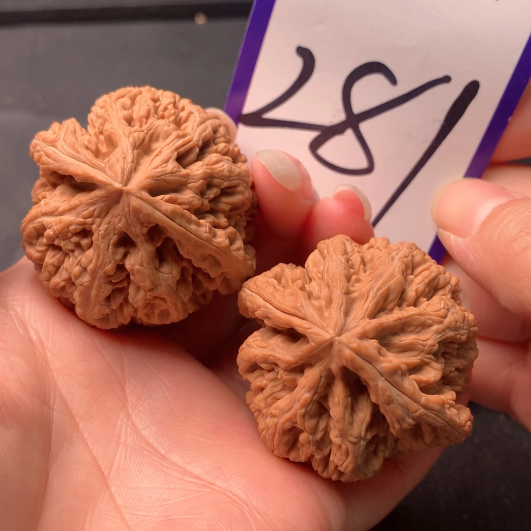 文玩核桃吊坠粗筋