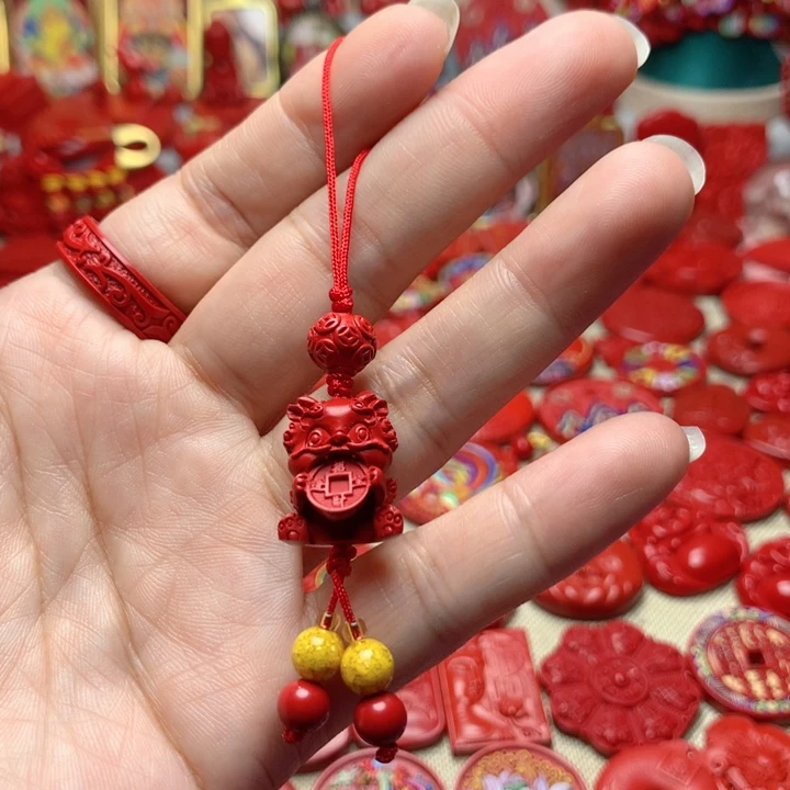 天然辰砂?**洋工艺品朱砂手机坠