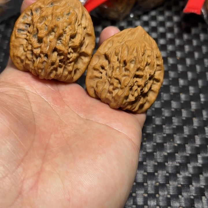 文玩核桃把件鸡心