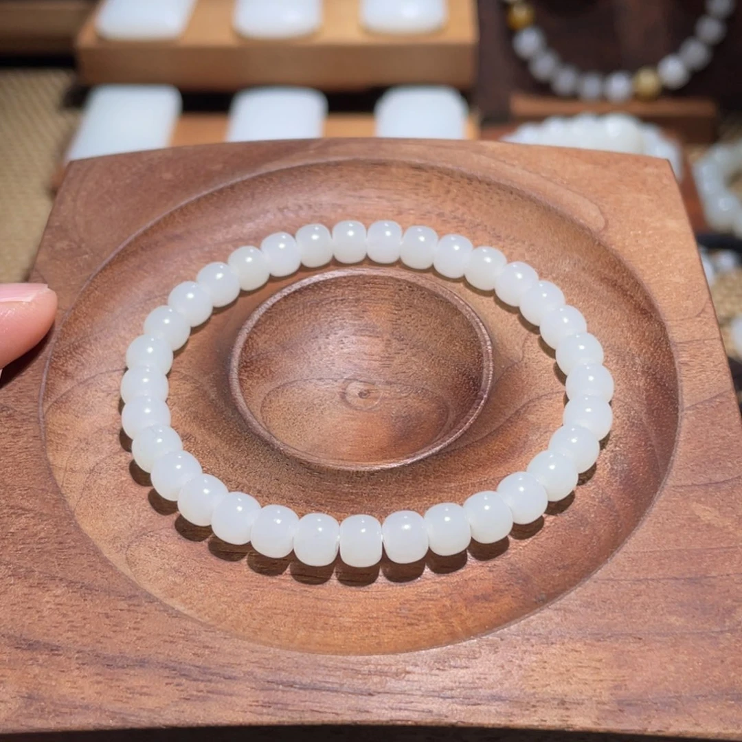 未镶嵌手链和田玉卡6