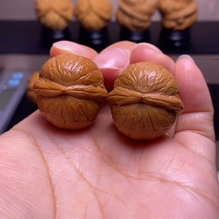 文玩核桃把件蛇皮球26