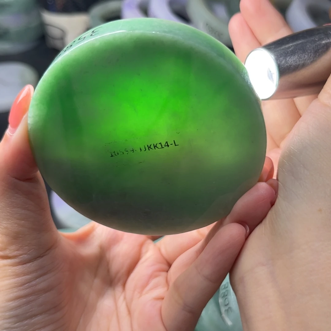 定制翡翠未镶嵌翡翠手镯