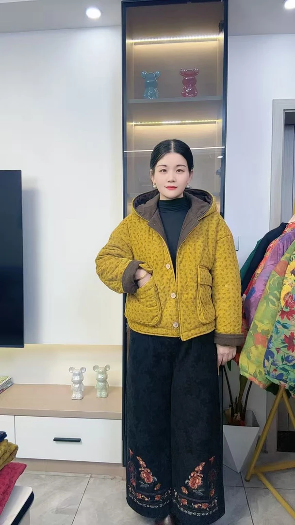 冬季连帽棉服女棉衣加厚冬季保暖短款中老年女装宽松加绒外套袄子