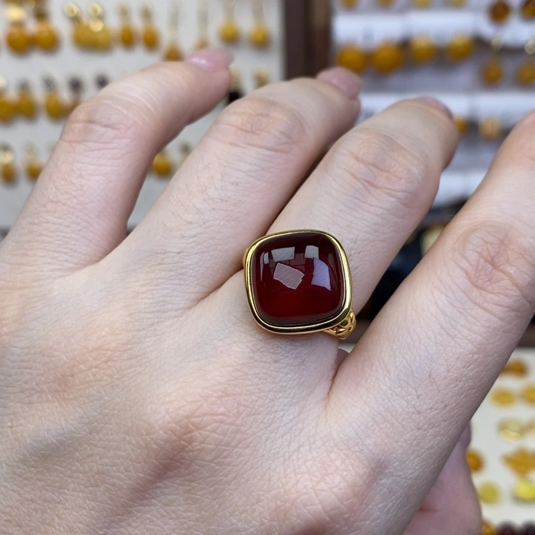 裸石琥珀未镶嵌成品