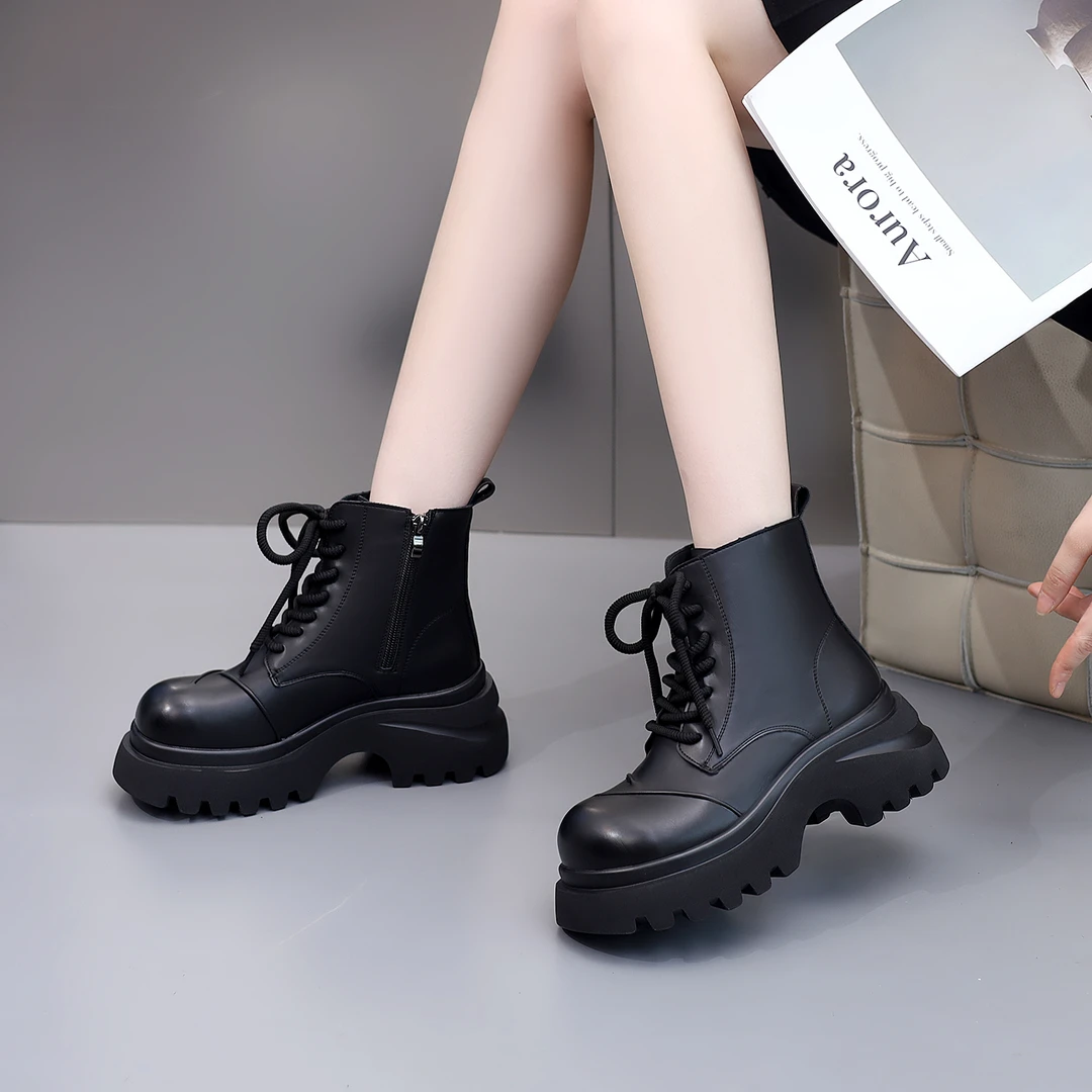 新款秋冬马丁靴英伦风轻便舒适保暖厚底防滑短筒系带时尚增高女鞋
