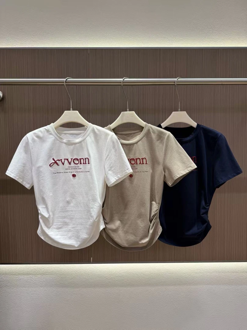 深圳南油原创2025新款英文字母avv刺绣两侧收褶T恤251502500