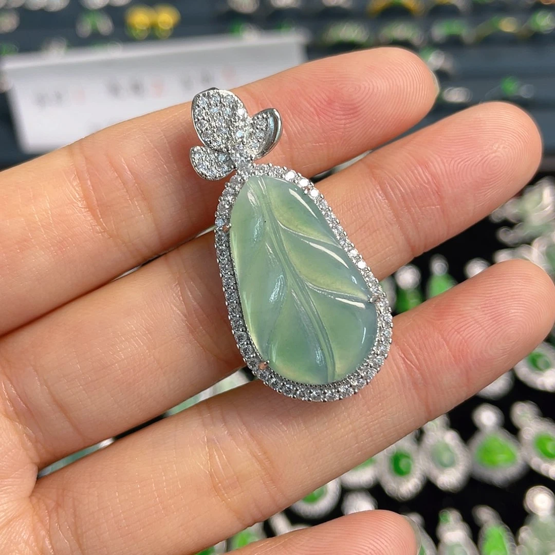 颈饰未镶嵌翡翠吊坠