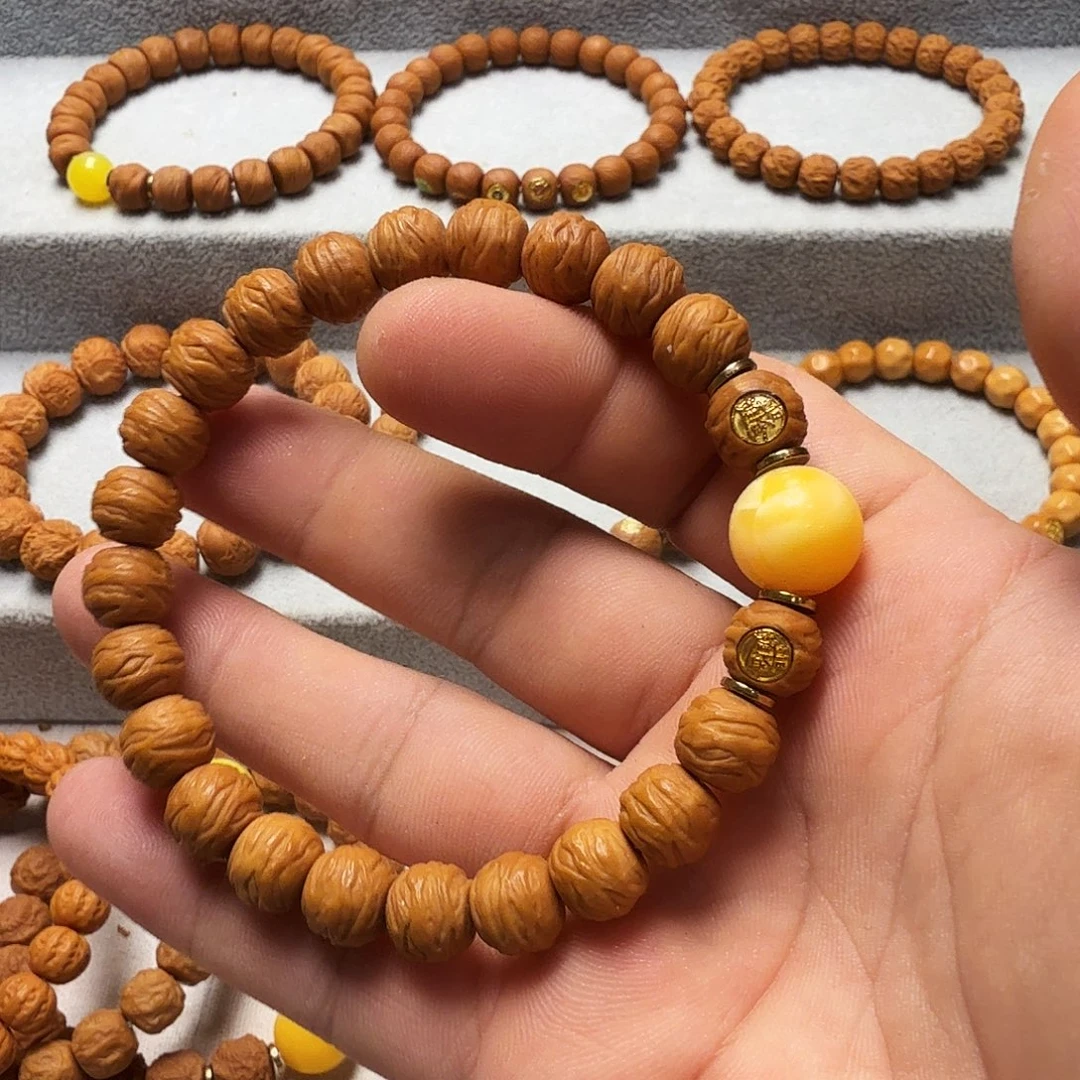 吊坠猴头核桃破茧