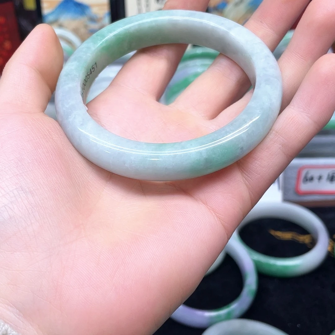 舂***天以图为准云主播002