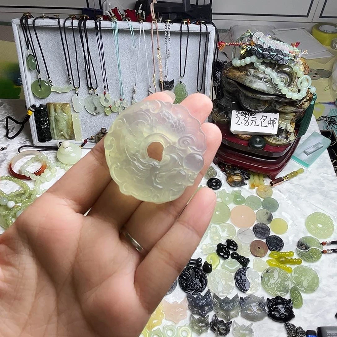 岫玉未镶嵌吊坠(赠链)