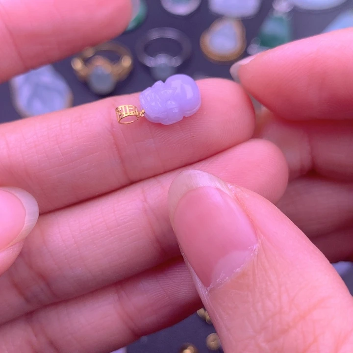 颈饰18K金镶嵌翡翠翡翠