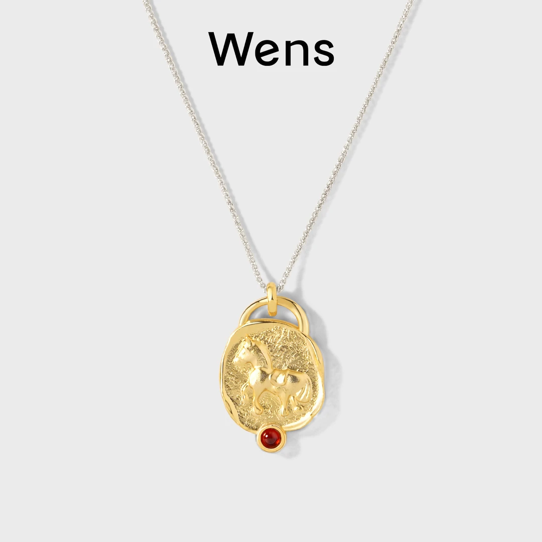 Wens/吻斯 铜合金项链 新年礼物 小马雕刻镶石金币长项链