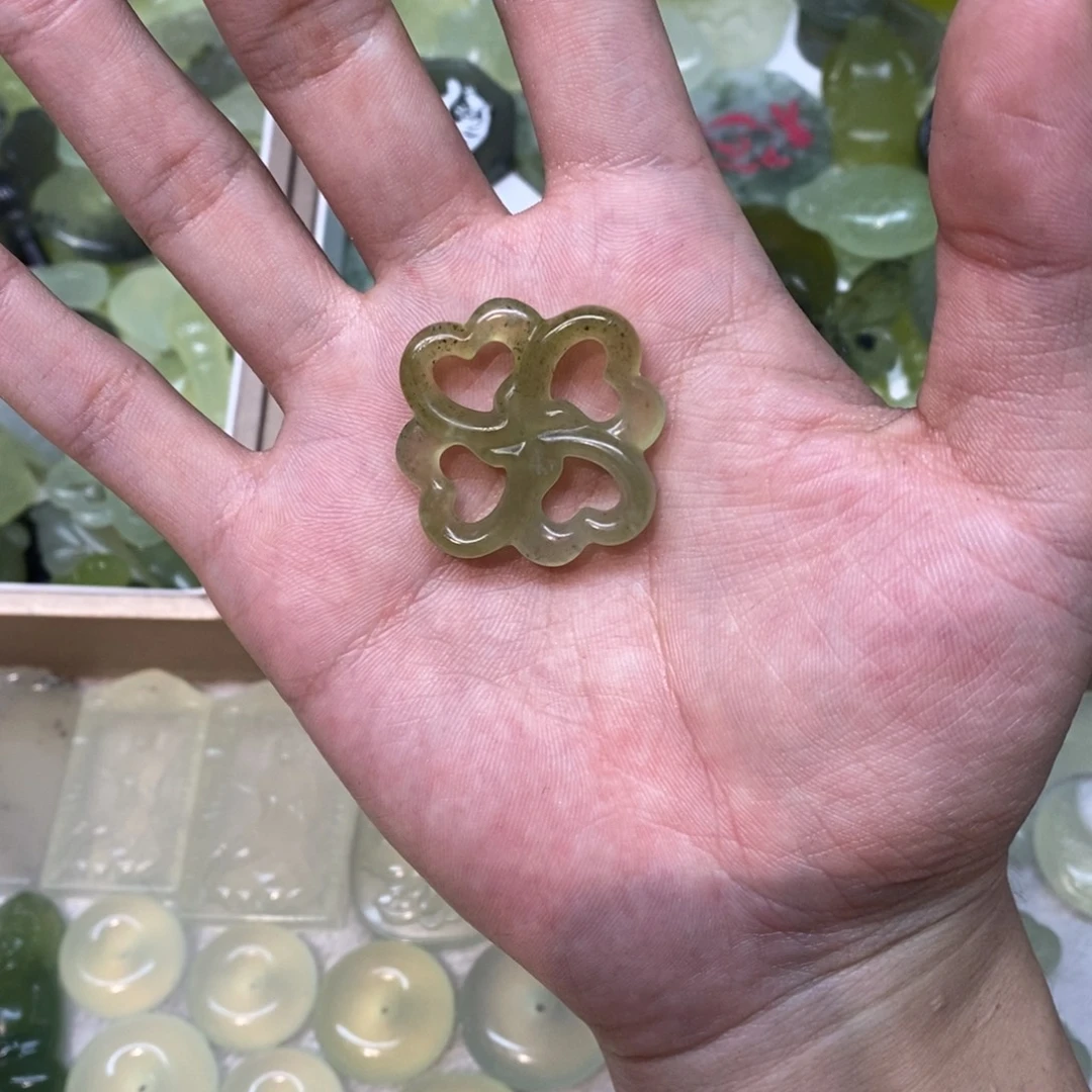 岫玉未镶嵌吊坠(不含链)两单包邮