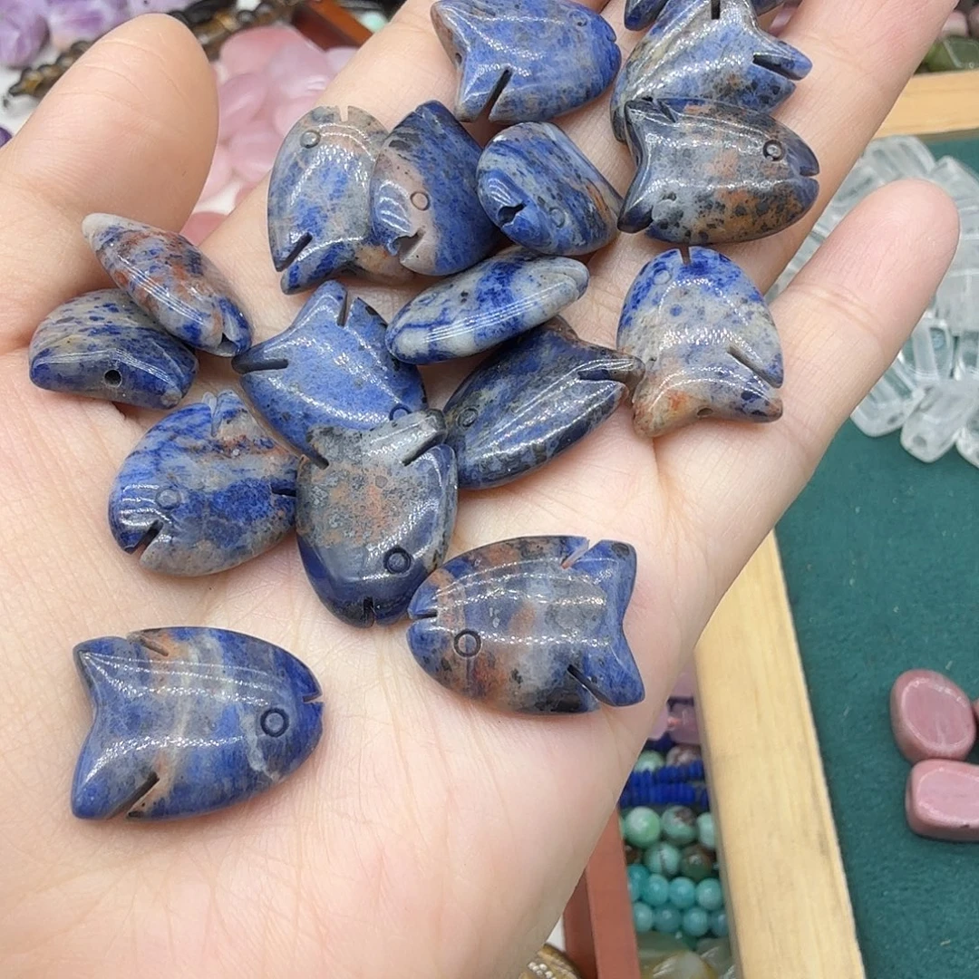 珠宝半成品水晶未镶嵌19mm蓝纹雕刻鱼两颗