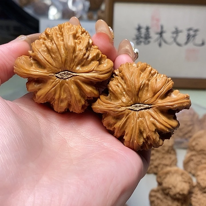 吊坠文玩核桃49白狮子