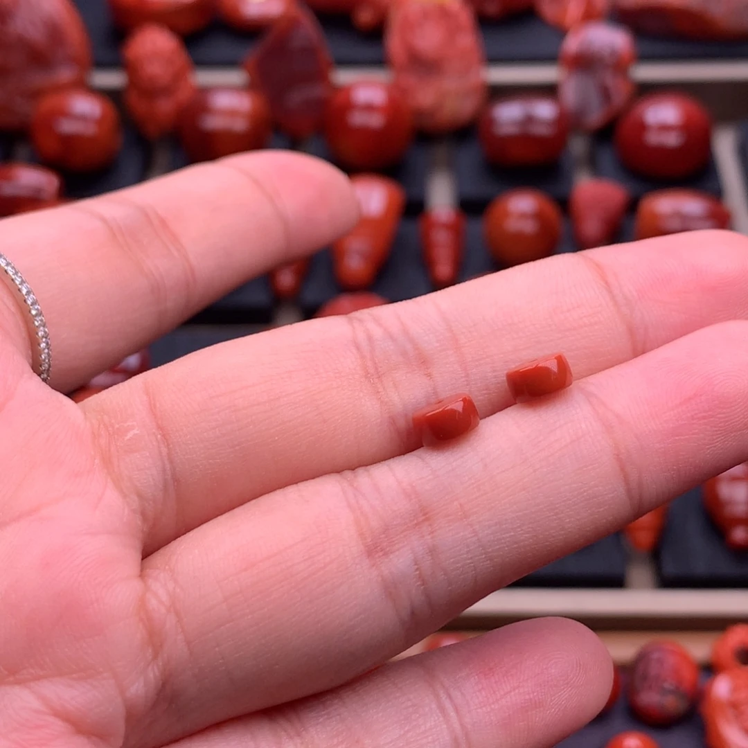 南红玛瑙未镶嵌川料原矿精工直切隔片6.1mm