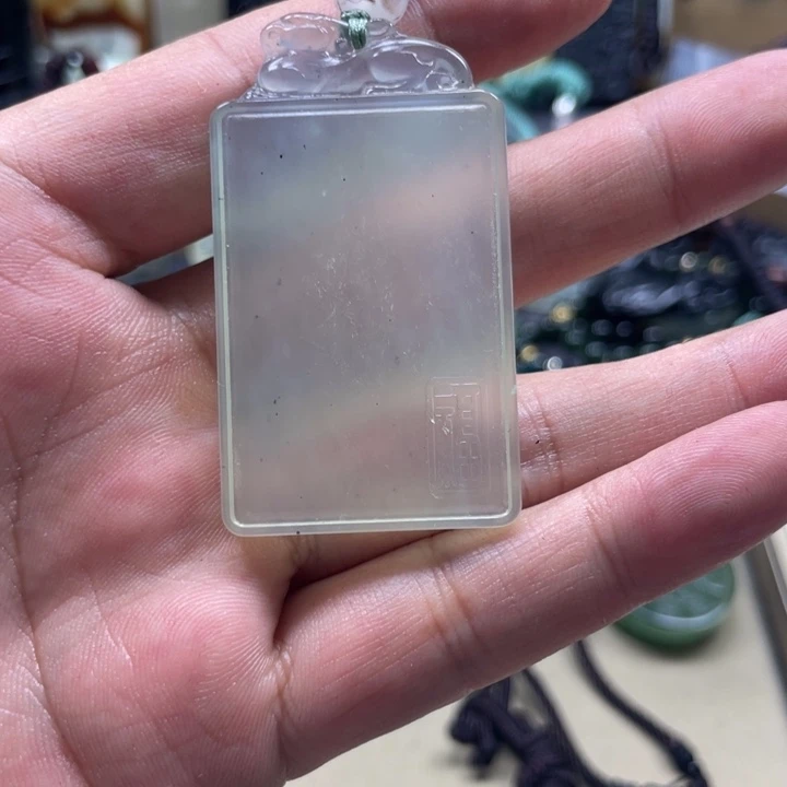 蛇纹石玉合金颈饰上***年