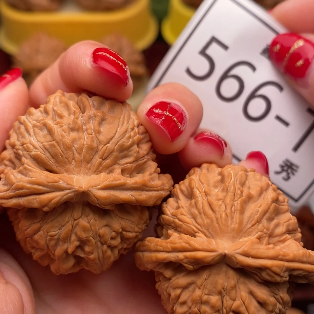 桃核把件白狮子42……