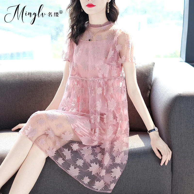 夏季粉色中长款轻熟风洋气大码遮肚减龄重工刺绣网纱蕾丝连衣裙女