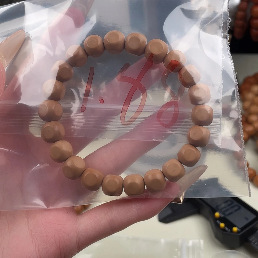 猴头核桃手串漏眼瑕疵六方1.88