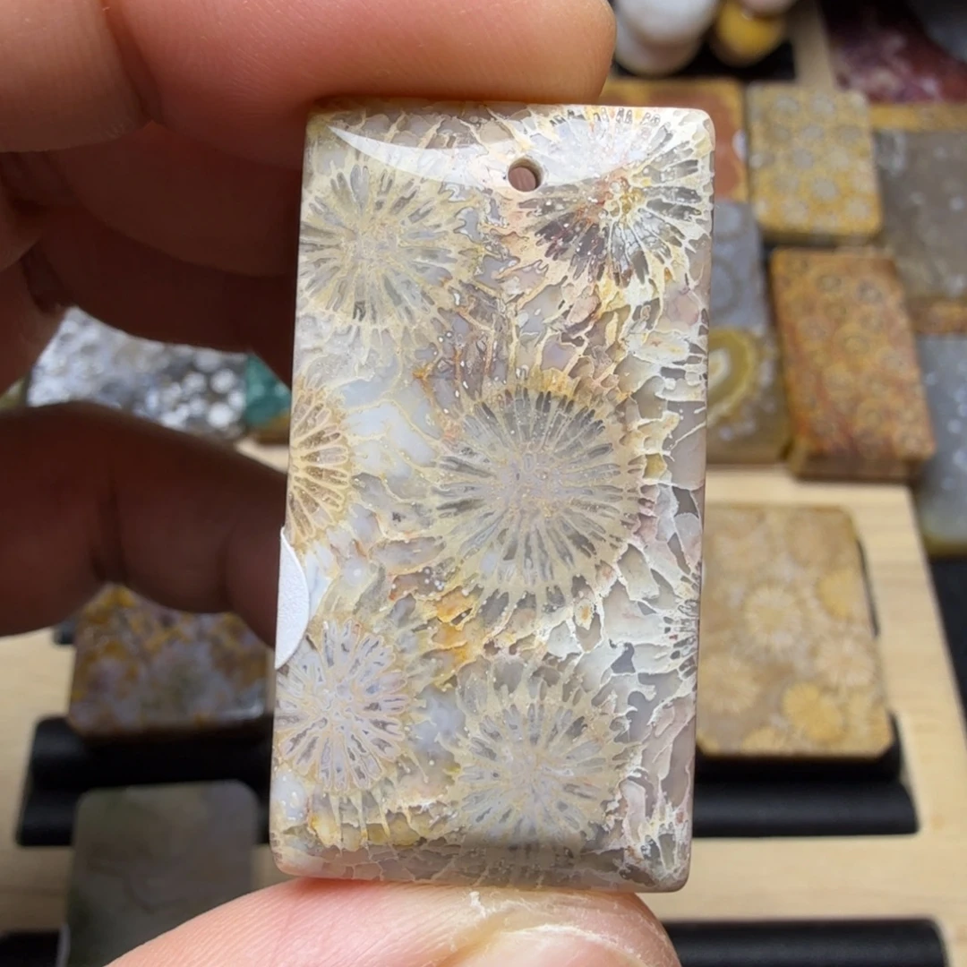 硅化玉未镶嵌纯天然色有机玉石保真色