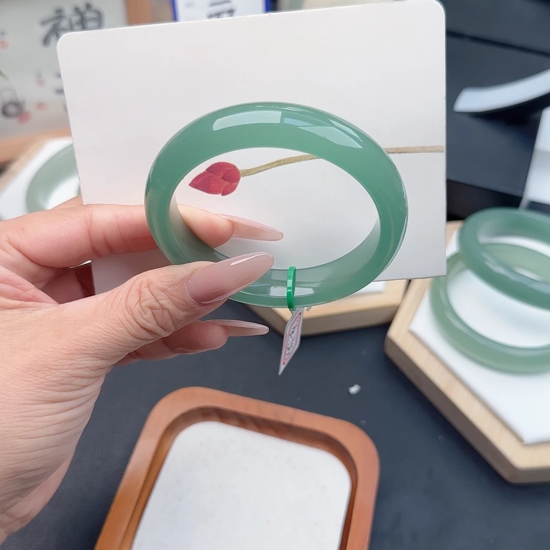 石英质玉未镶嵌手镯58