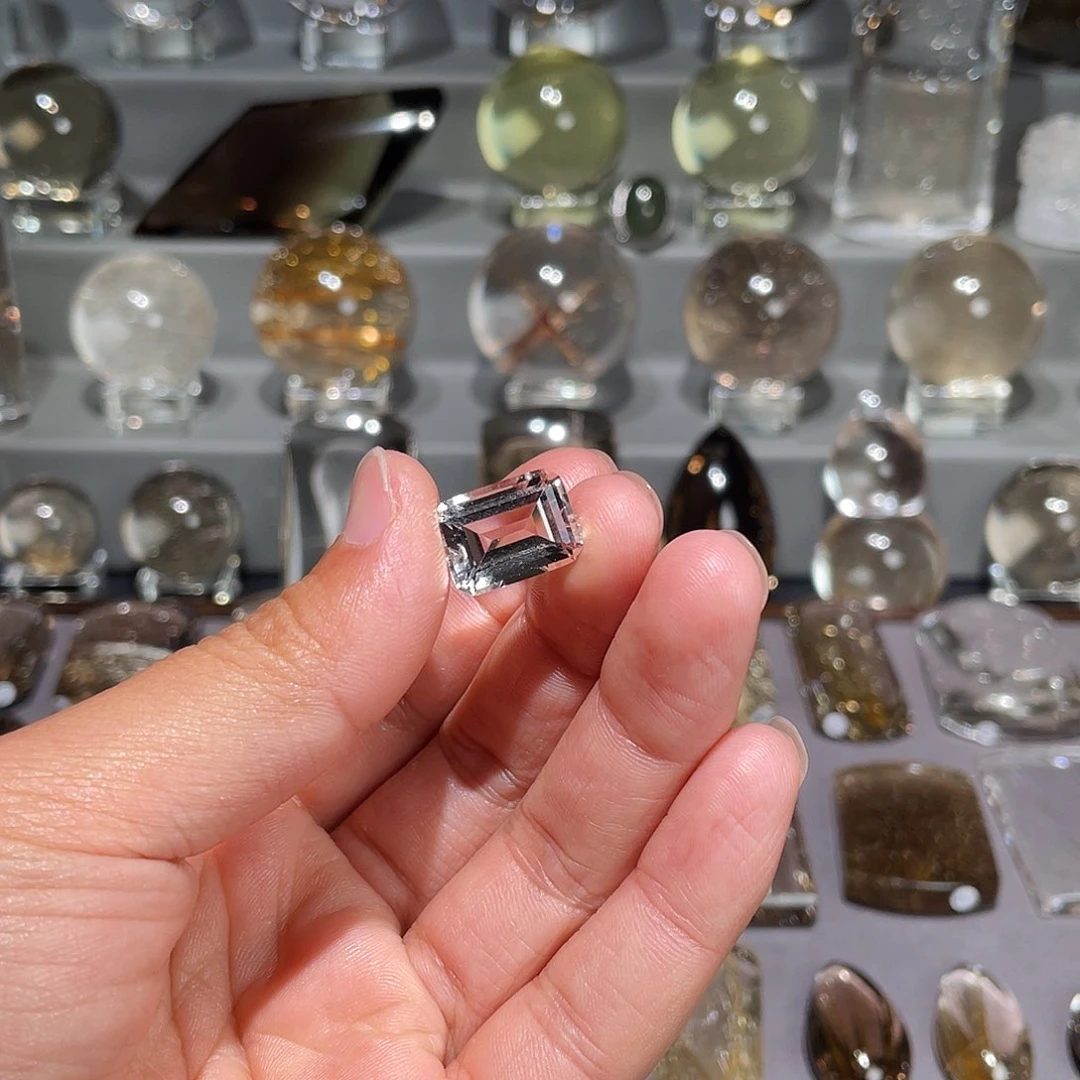 水晶水晶裸石未镶嵌在****馊