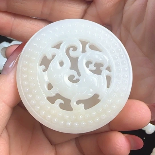 和田玉（糖玉）未镶嵌颈饰