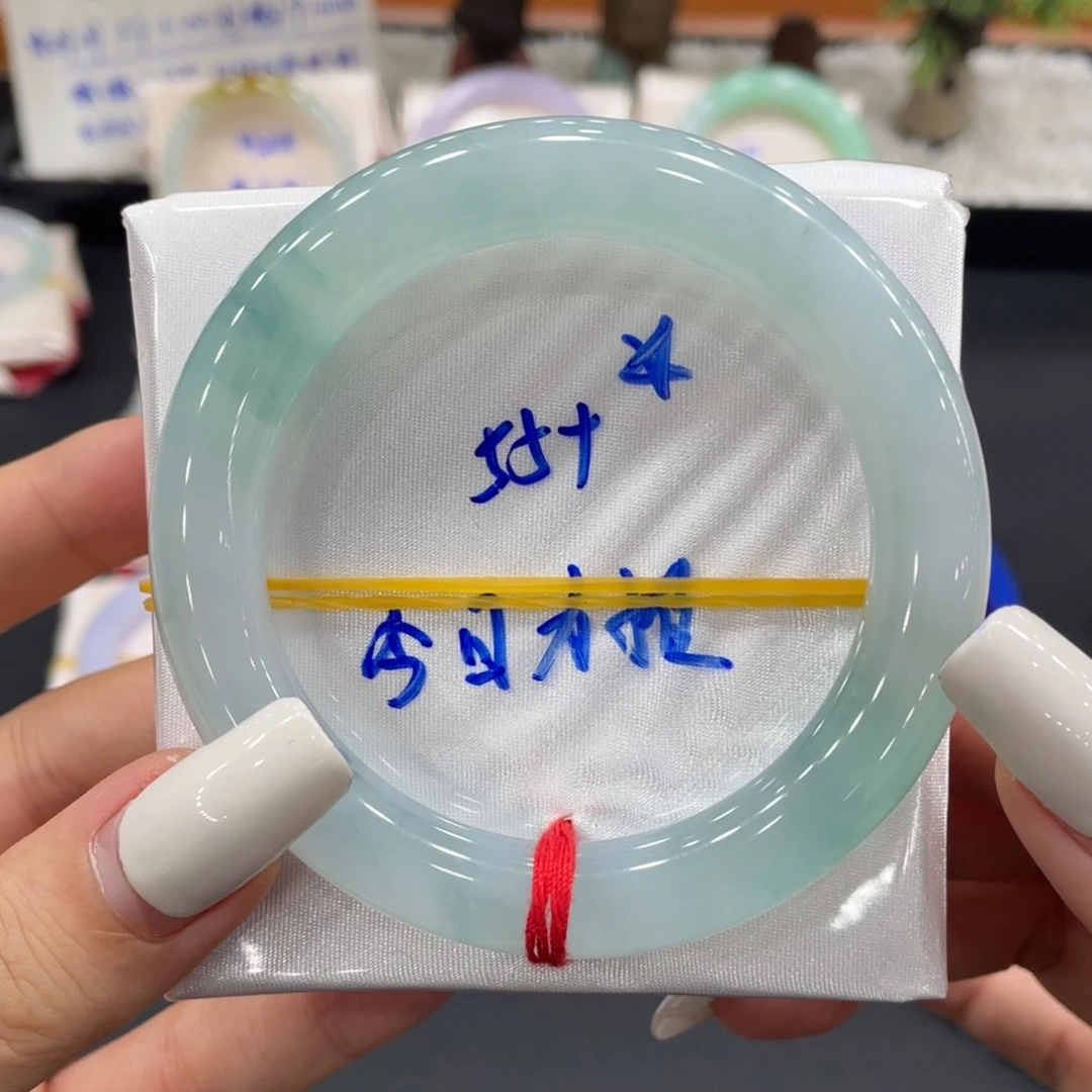 未镶嵌手镯（圆镯）翡翠缅甸翡翠手镯
