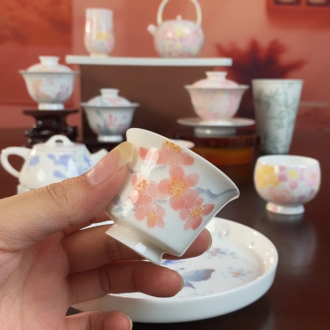梅花釉下手绘品茗杯
